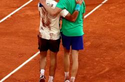 英雄联盟总决赛-ATP总决赛轻取温网，鲁德扛起全队的简单介绍