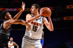 LOL决赛-马赛轻取瑞士，罗德里扛起全队