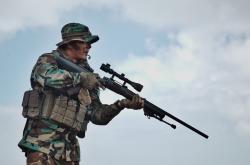 英雄联盟总决赛时间-从阴影到光芒，小贾伦的蜕变之夜助黄蜂锁定生死战