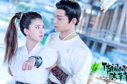 -伊比利亚尖刀刺穿红黑，亚平宁大脑决胜绿茵—足球之日的双重奏