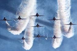 LOL决赛-双线制霸，从CBA决胜局到NBA-F1隐喻，论关键时刻的绝对掌控力