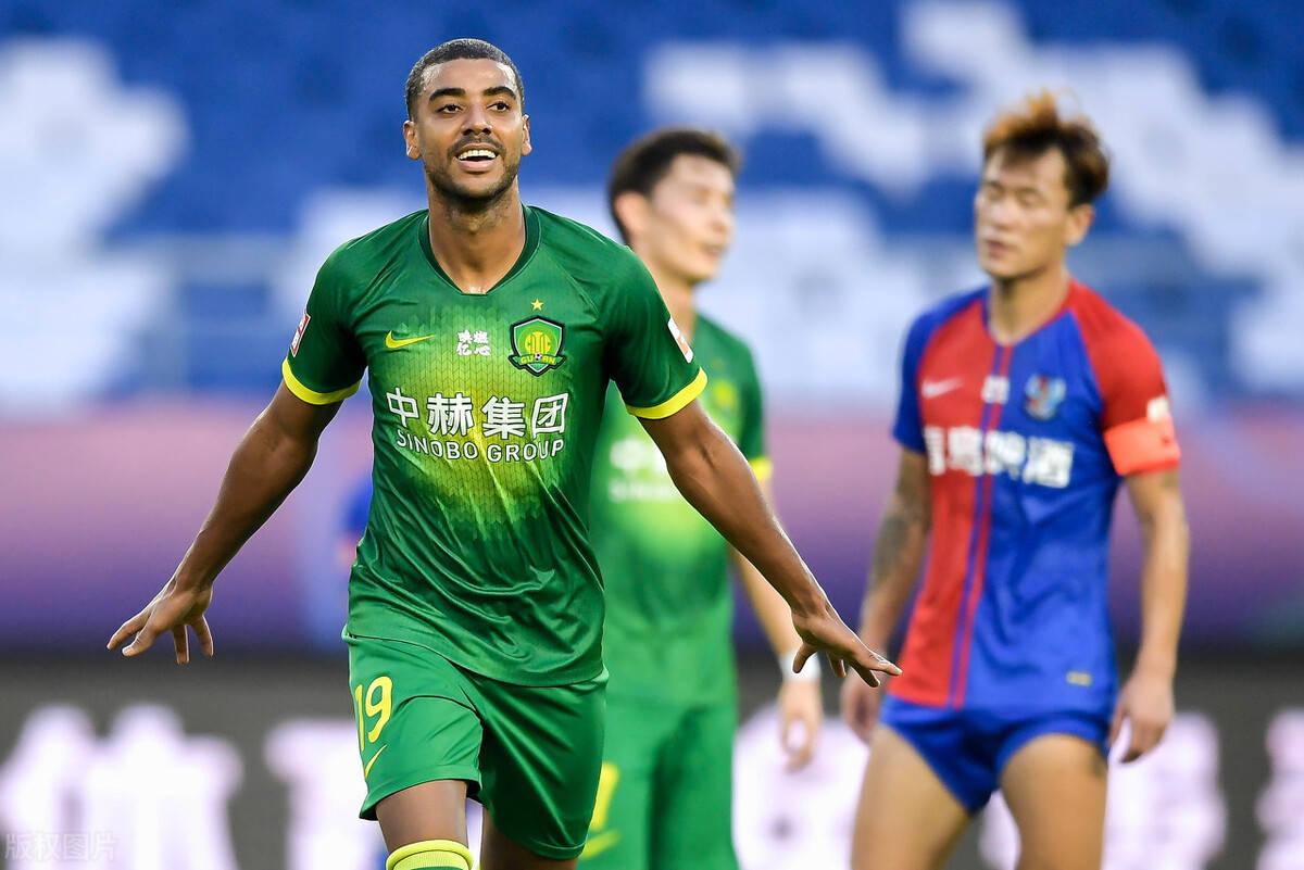 青岛黄海主场负于北京人和,战绩低迷 青岛黄海主场负于北京人和,战绩低迷