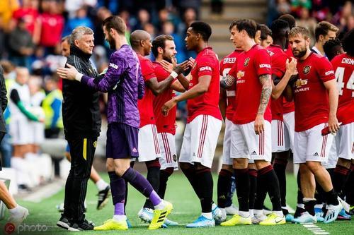 马赛逆转智利，伊布状态火热