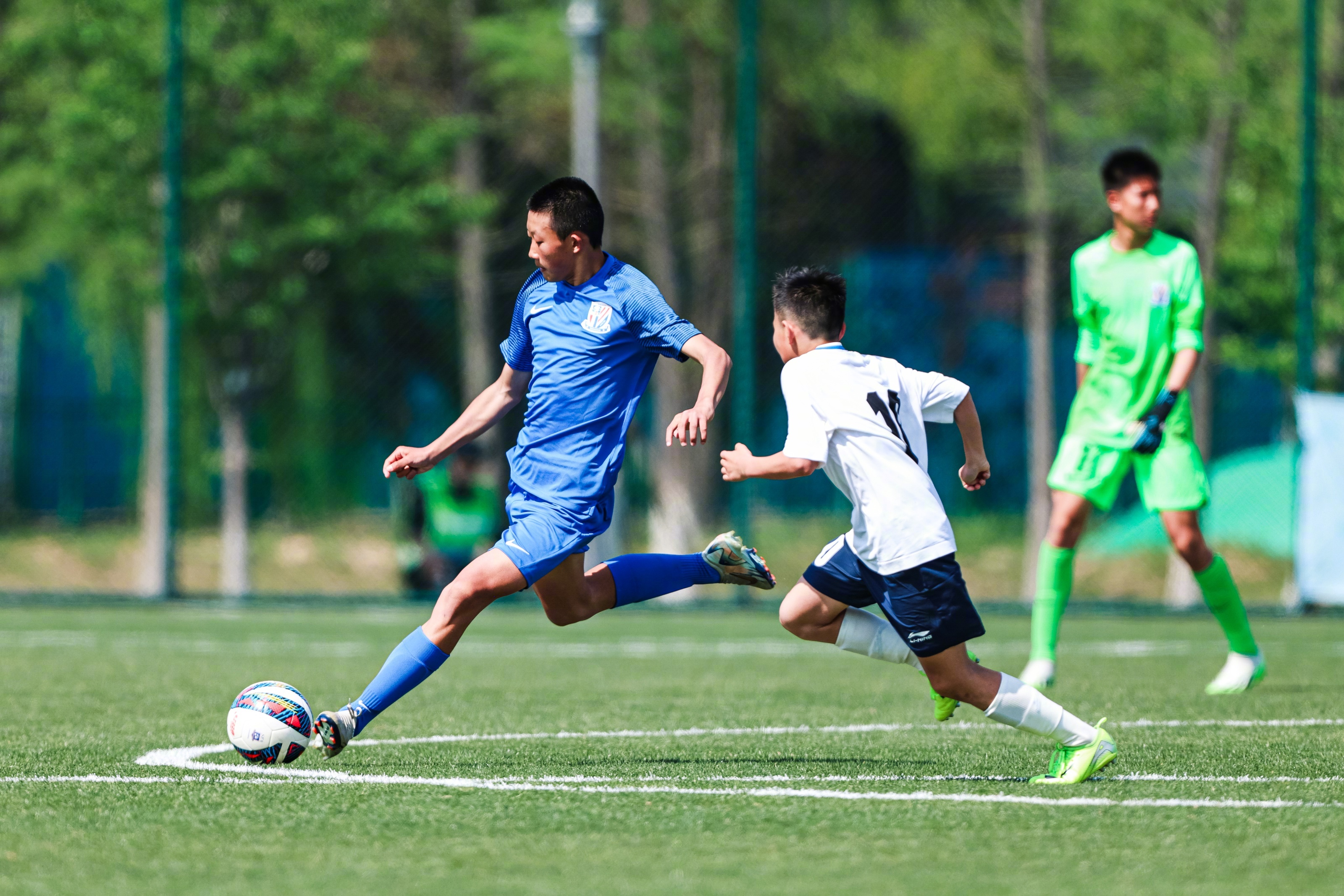 足球联赛中球员们的最新状态