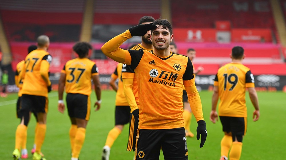 南安普顿逆转成功,赢得重要三分 南安普顿逆转成功,赢得重要三分