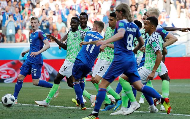 荷兰主场大胜摩尔多瓦,领先小组积分榜 荷兰主场大胜摩尔多瓦,领先小组积分榜