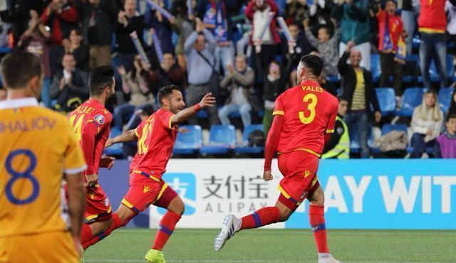 荷兰主场大胜摩尔多瓦,领先小组积分榜 荷兰主场大胜摩尔多瓦,领先小组积分榜