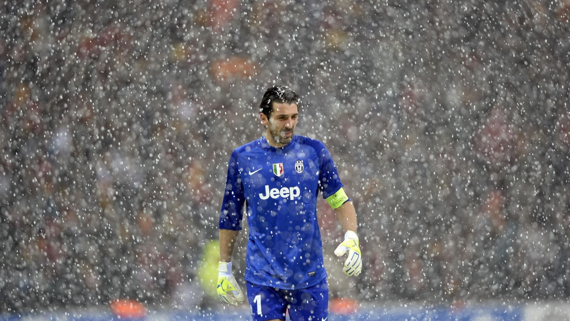 从底特律的喘息到金州的传奇,体育接管时刻的双重奏