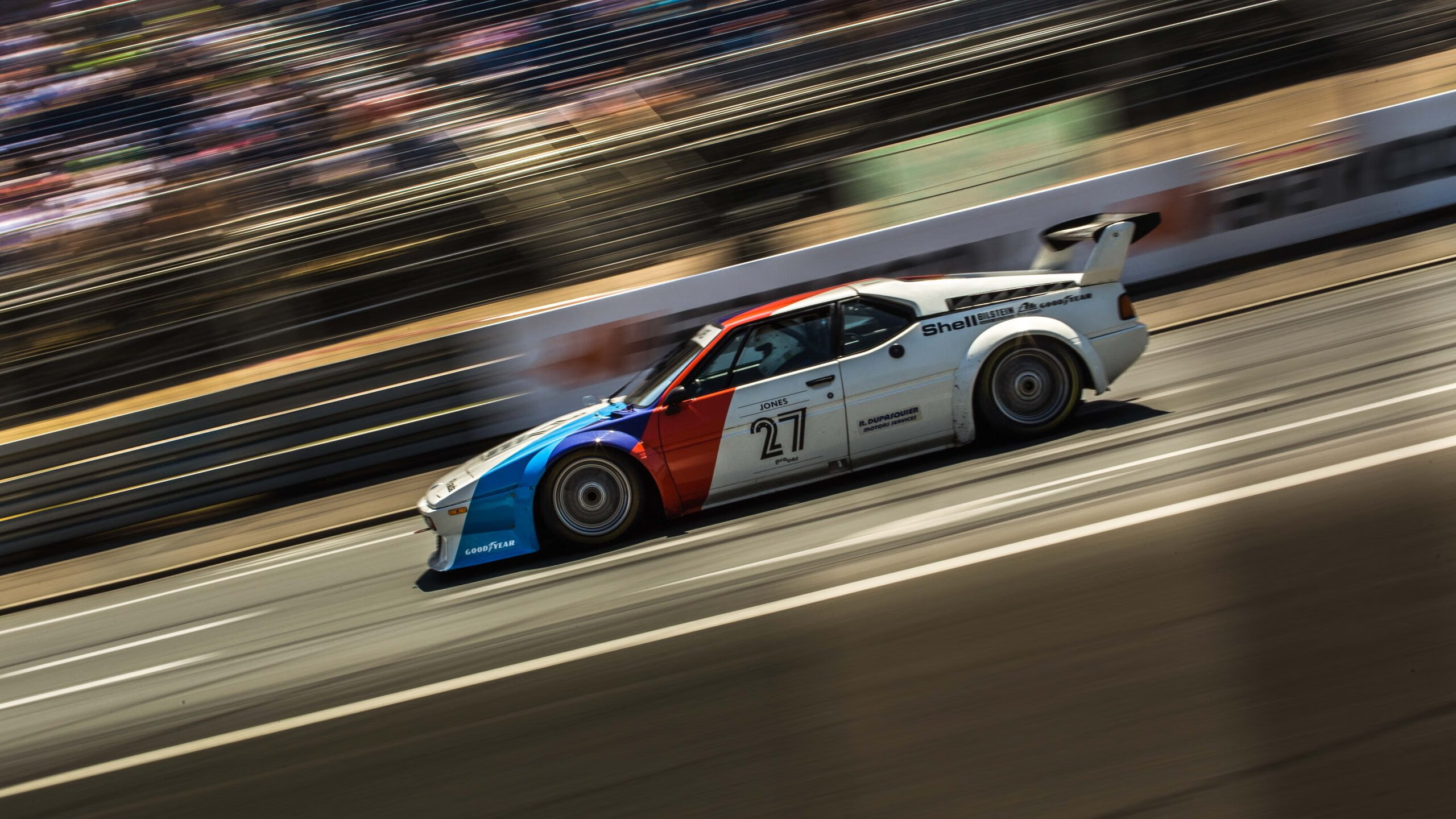 战术纪律与英雄主义，从绿茵场到硬木地板的双重奏